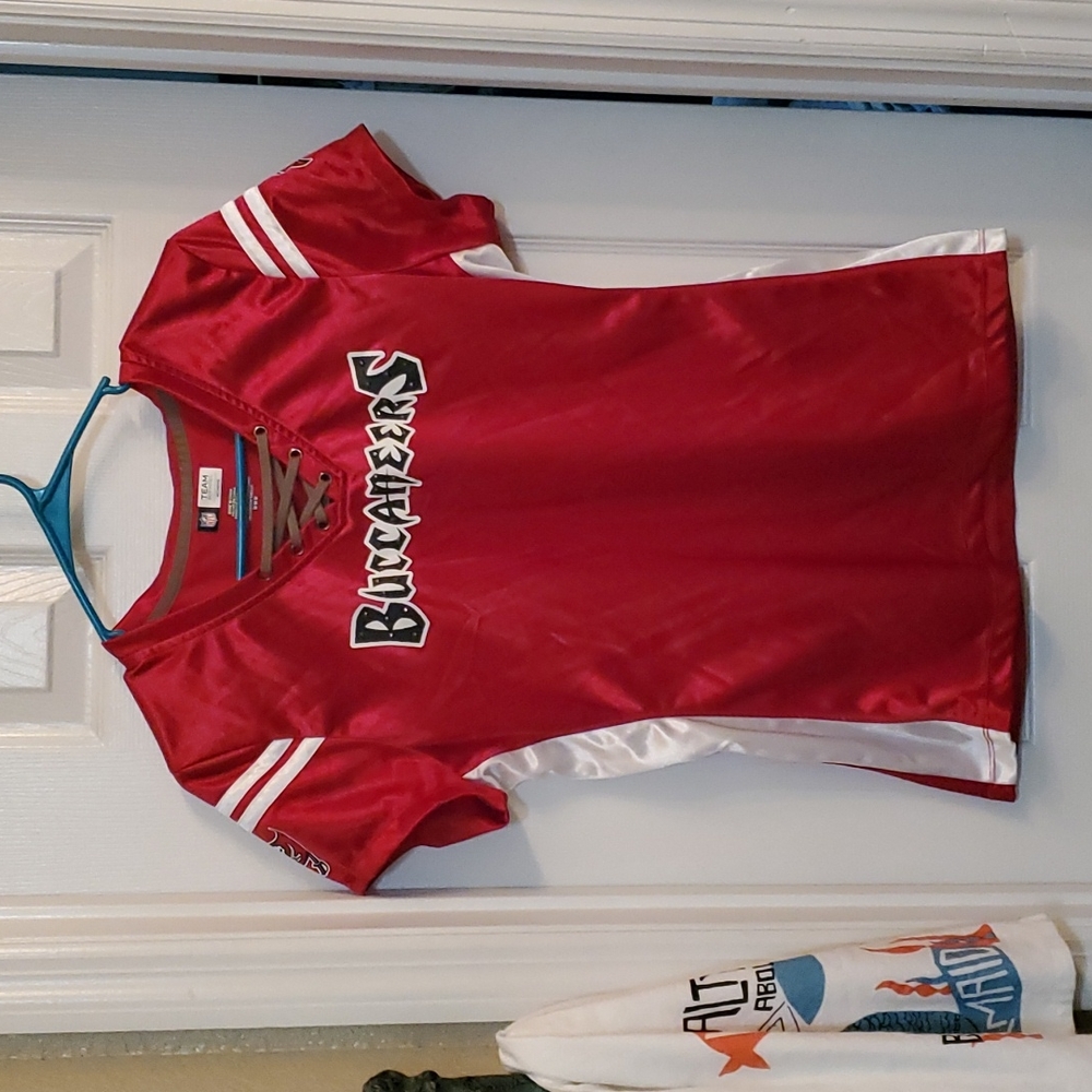Cute NFL top
